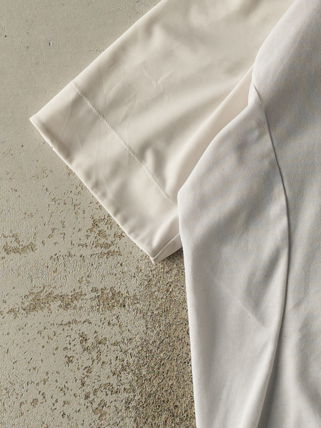 Vintage 90s White Umbro England Soccer Jersey (L)