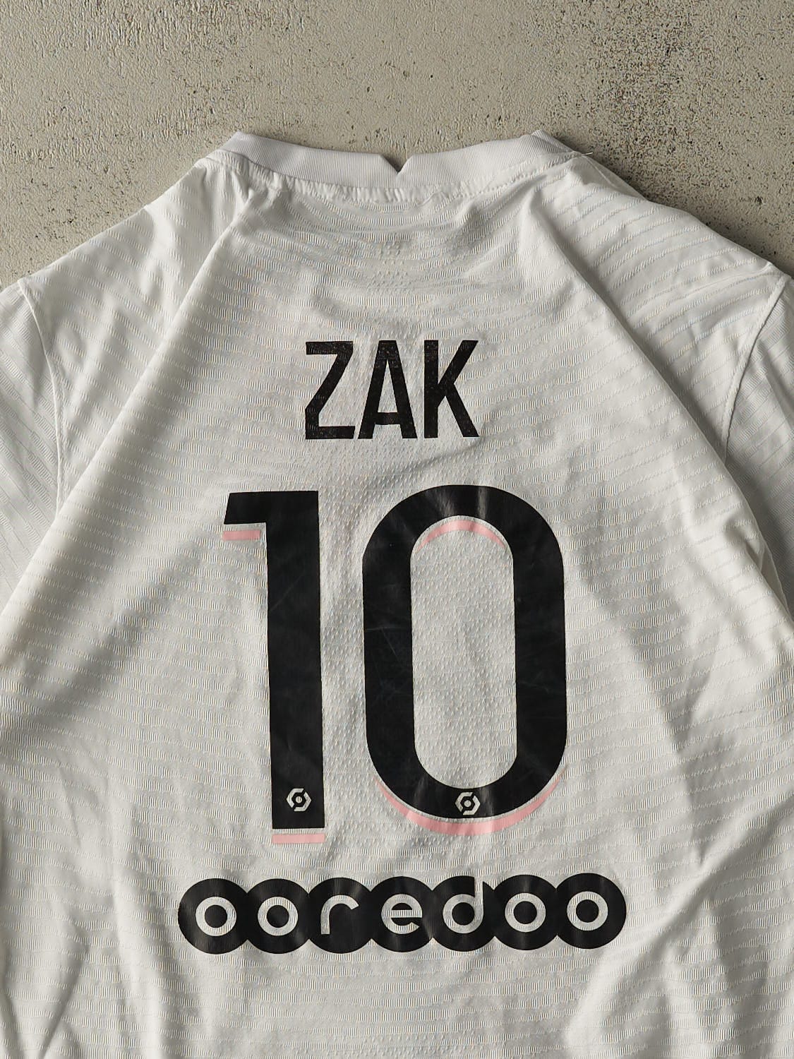 Vintage Y2K White Nike Paris Saint-Germain Soccer Jersey (L)