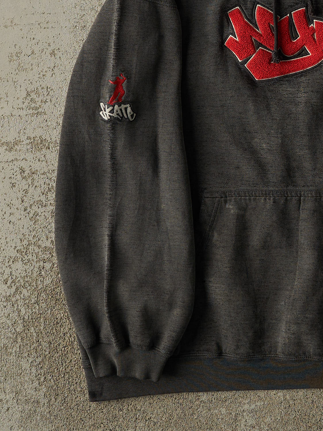 Vintage 90s Charcoal Grey New York City Embroidered Skateboard Hoodie (L/XL)
