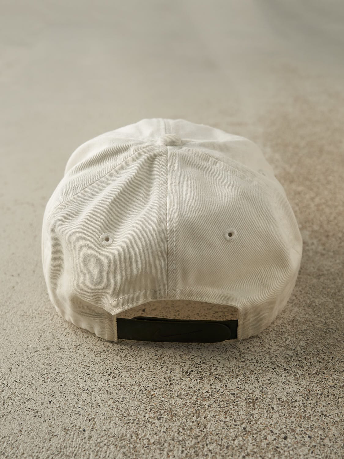 Vintage 90s Black & White Nike Baseball Embroidered Strapback (O/S)