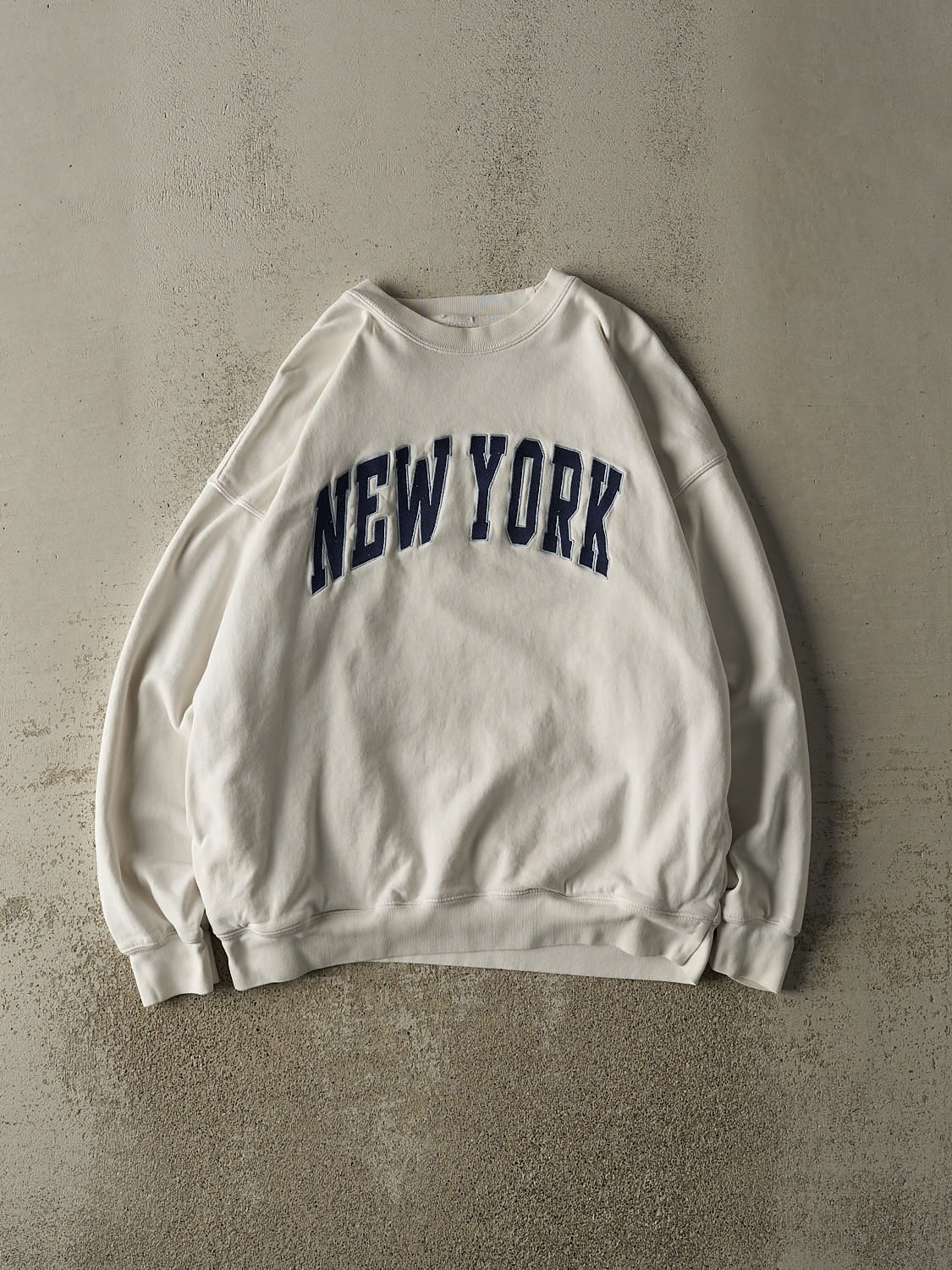 Vintage Y2K White New York Embroidered Crewneck (L/XL)