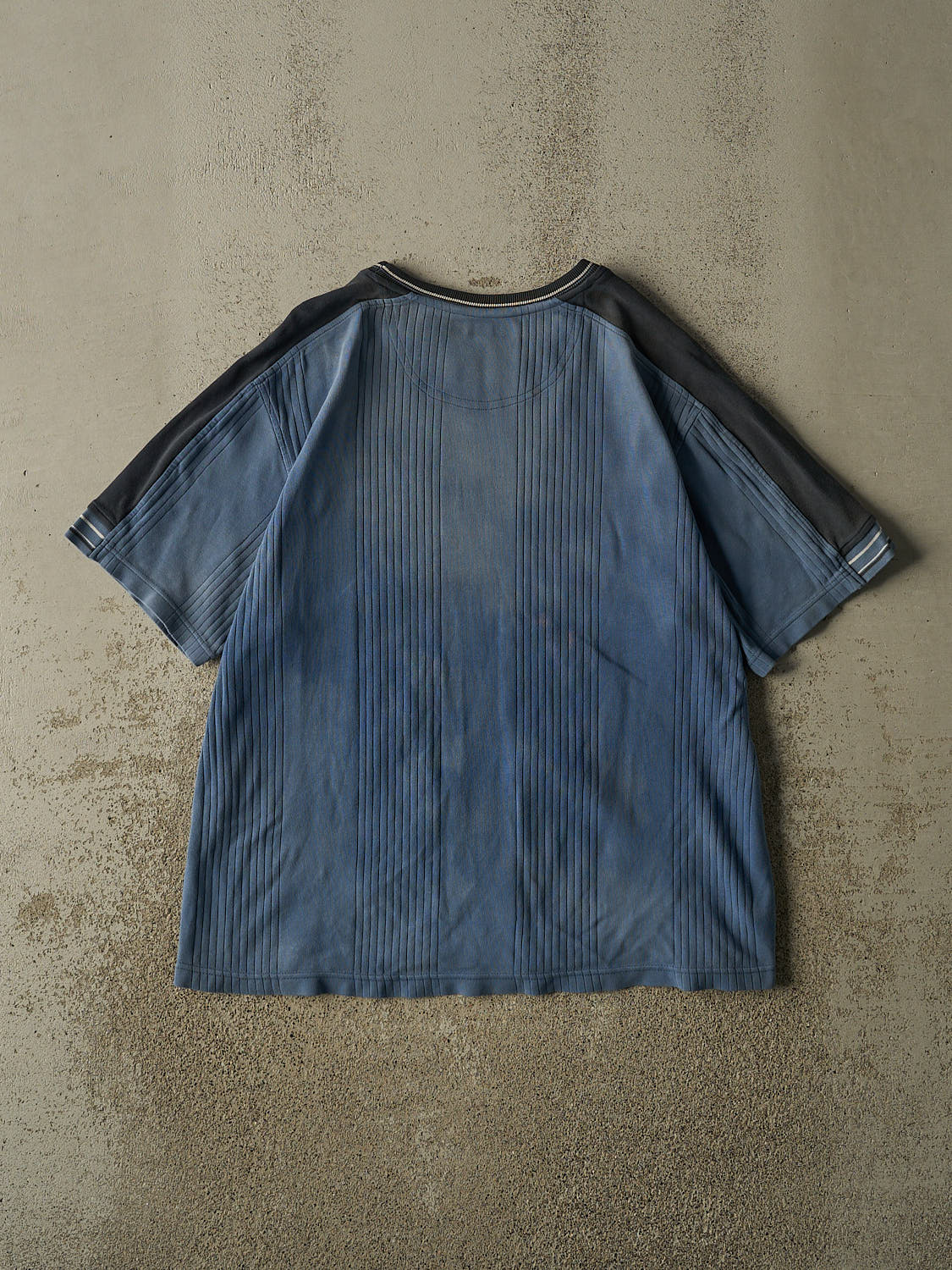 Vintage Y2K Blue BC Clothing Textured Tee (L/XL)