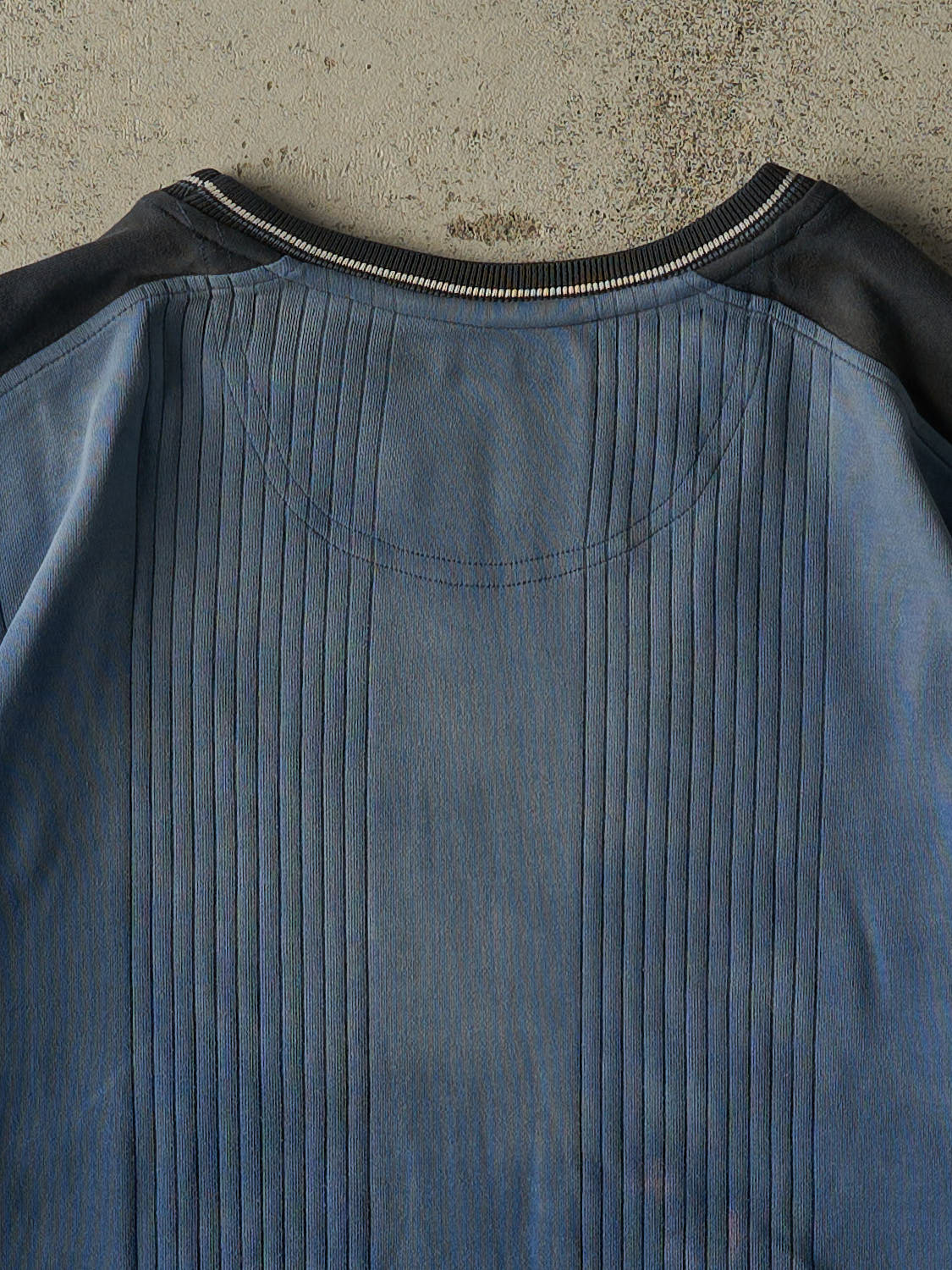 Vintage Y2K Blue BC Clothing Textured Tee (L/XL)