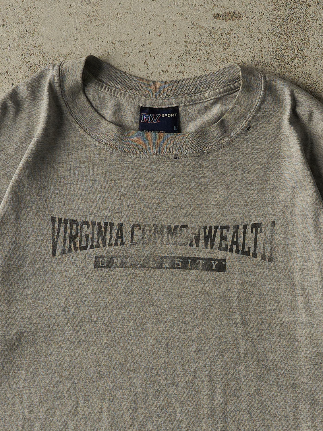 Vintage 90s Grey Virginia Commonwealth University Tee (M/L)