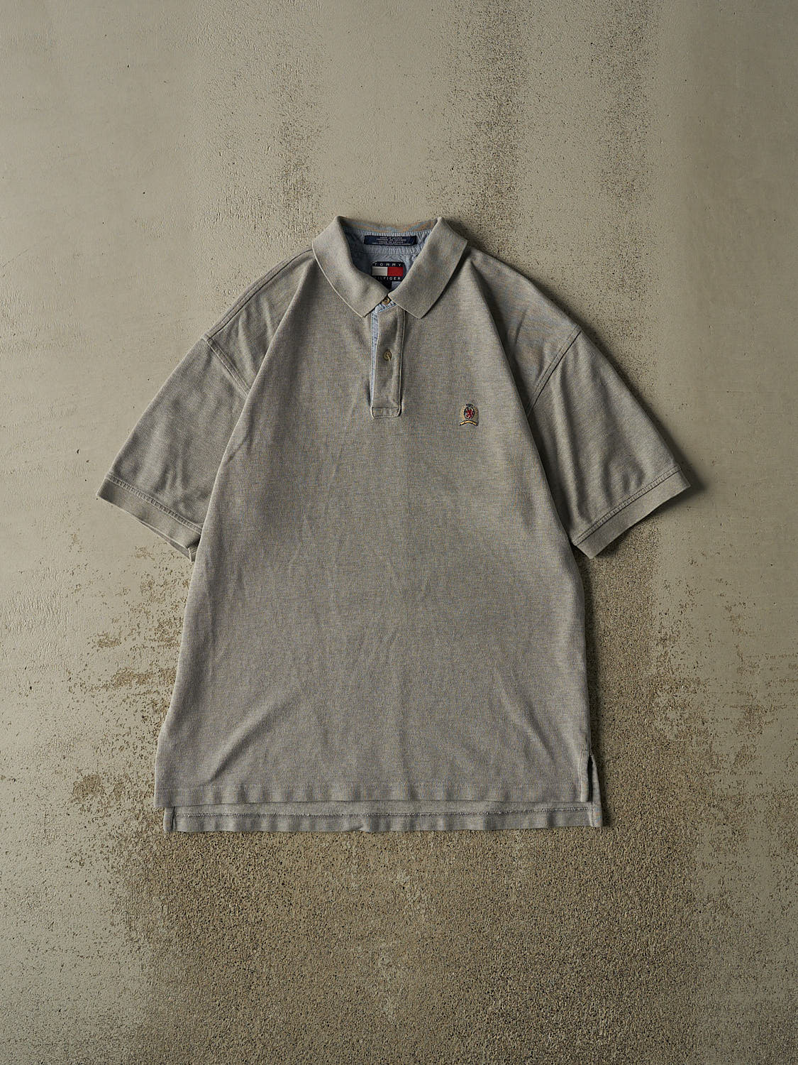 Vintage 90s Grey Tommy Hilfiger Embroidered Quarter Button Tee (L/XL)