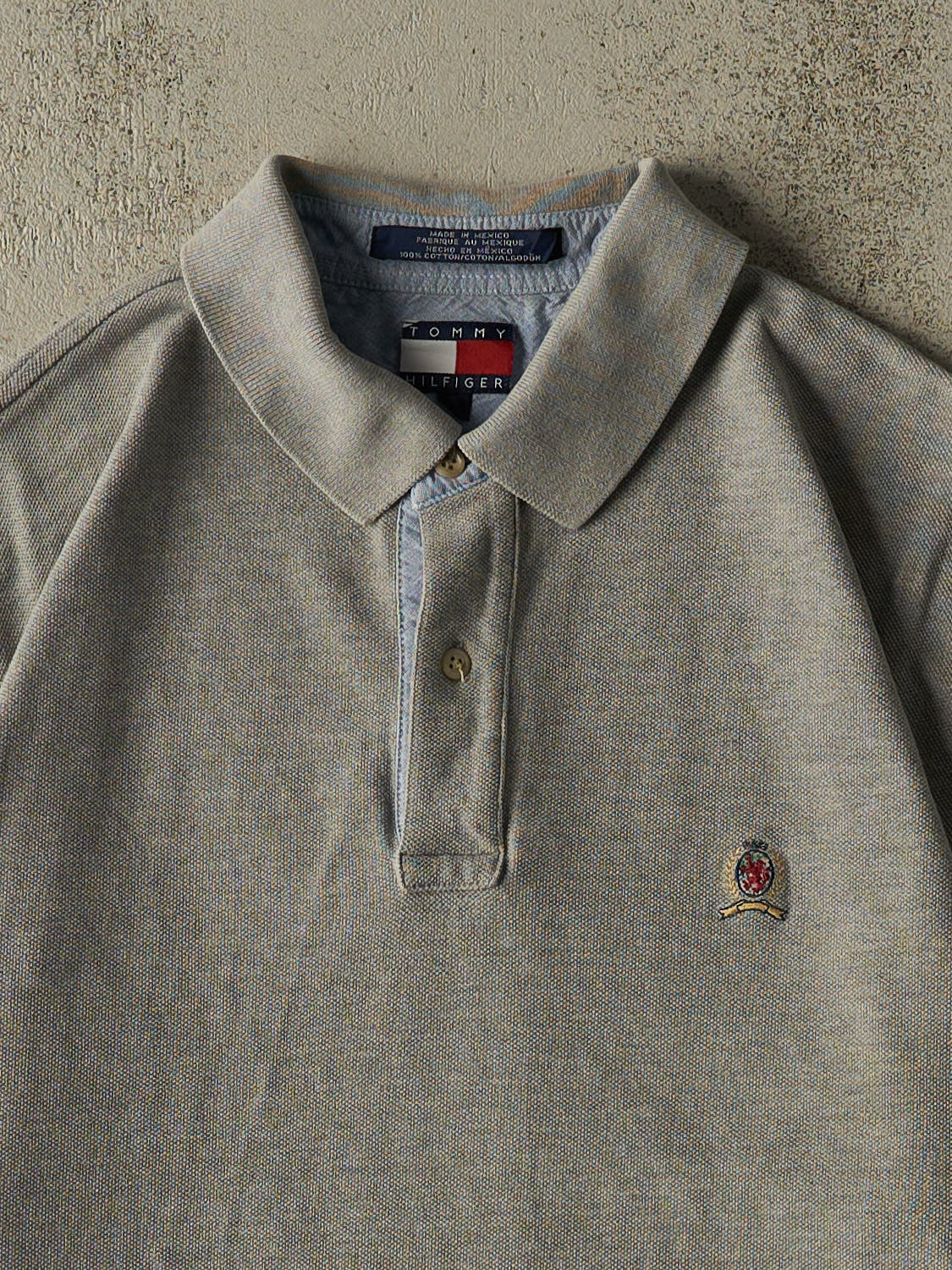 Vintage 90s Grey Tommy Hilfiger Embroidered Quarter Button Tee (L/XL)