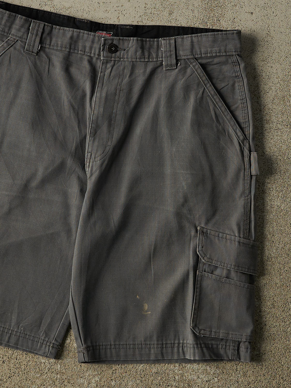 Vintage Y2K Grey Dickies Cargo Shorts (37x10.5)
