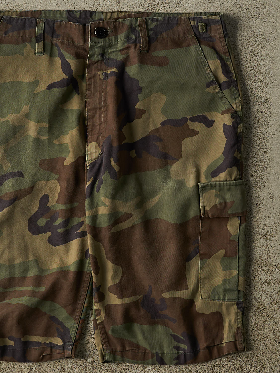 Vintage 90s Camo Cargo Shorts (36x13)
