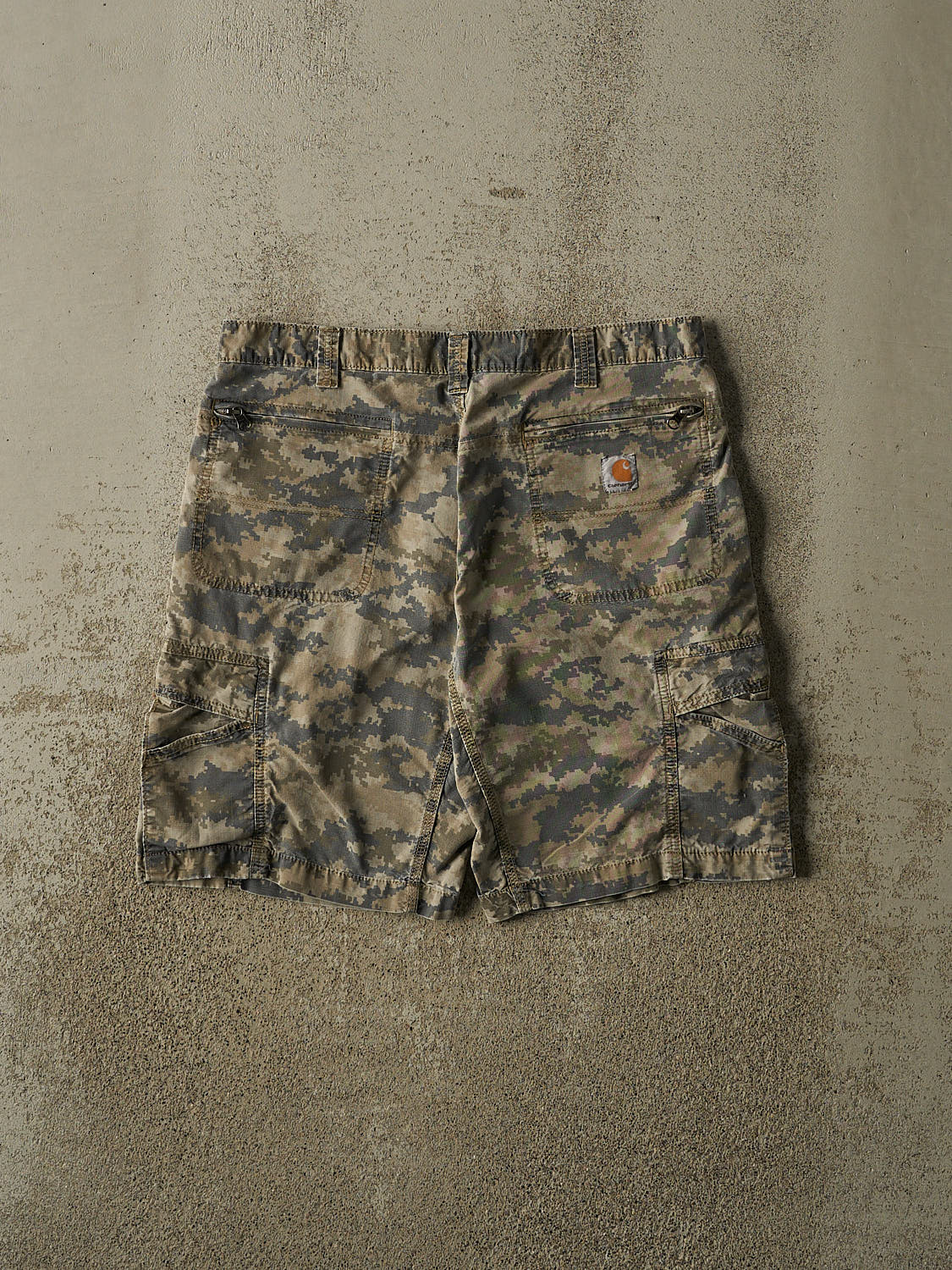 Vintage Y2K Camo Carhartt Cargo Shorts (34x9.5)