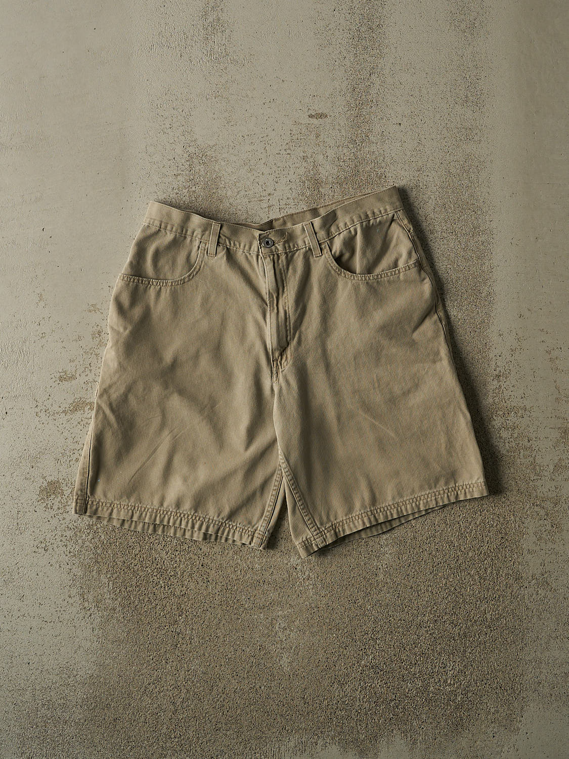 Vintage 90s Beige Levi's Carpenter Shorts (34x10)