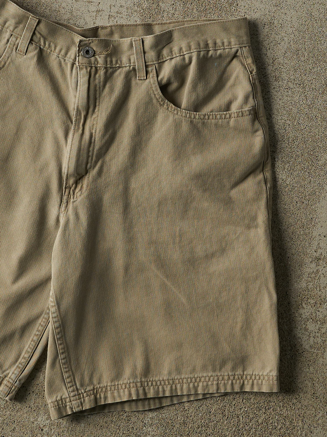 Vintage 90s Beige Levi's Carpenter Shorts (34x10)