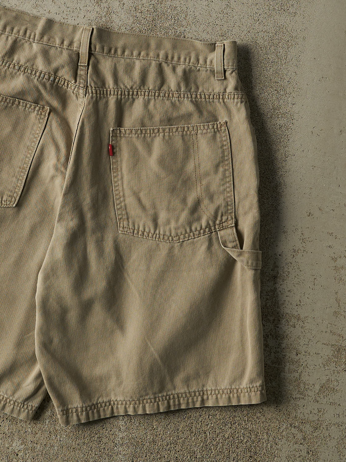Vintage 90s Beige Levi's Carpenter Shorts (34x10)