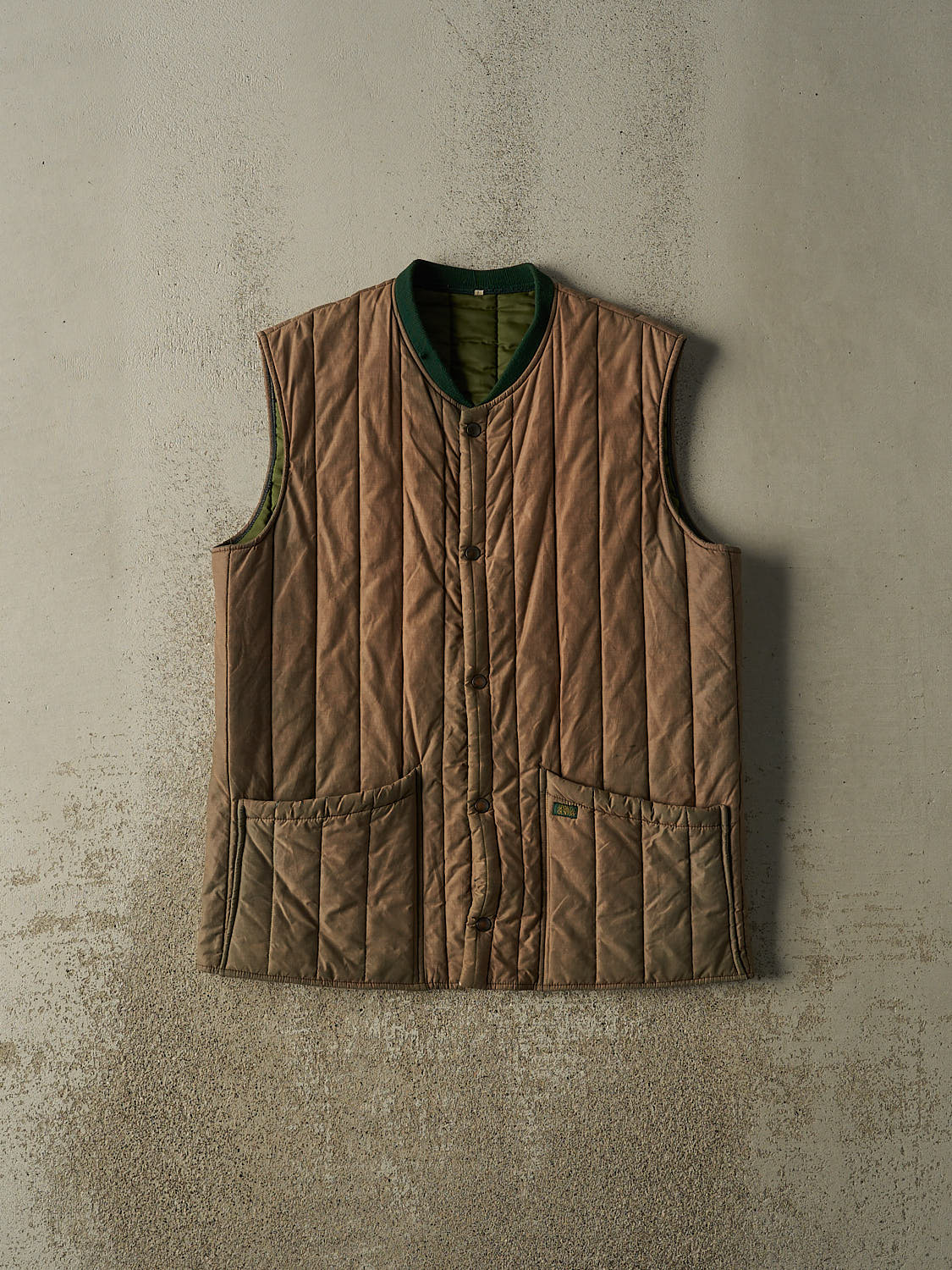 Vintage 70s Sun Faded Brown Puffer Outdoors Vest (L/XL)