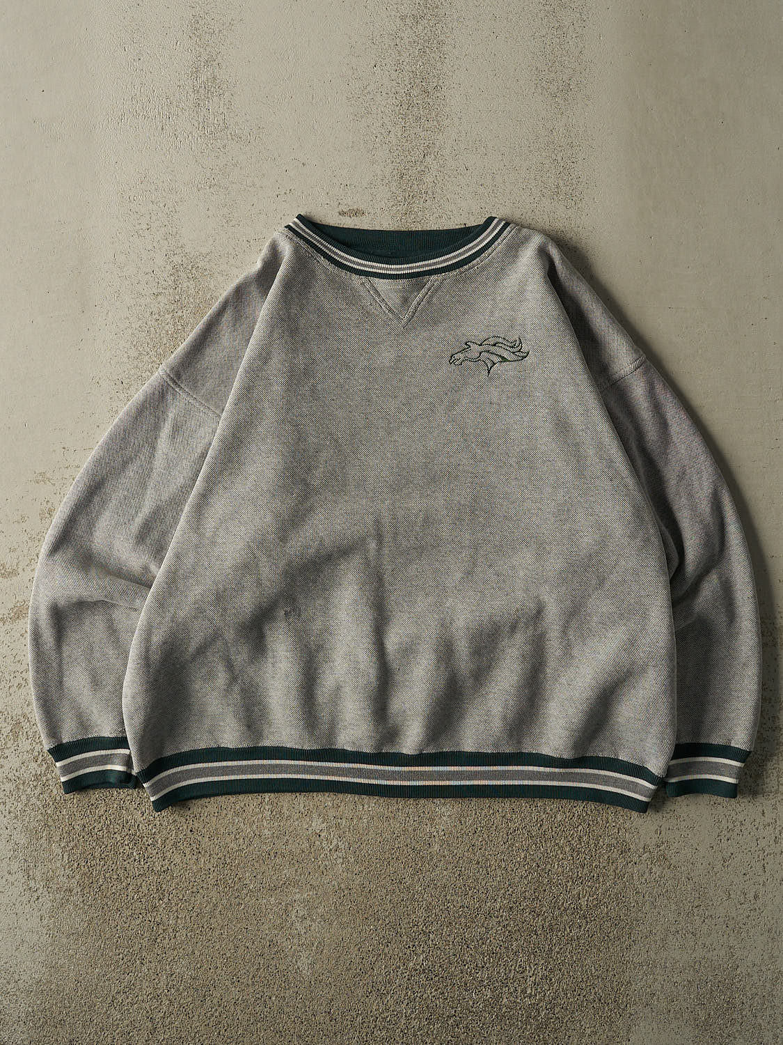 Vintage 90s Grey Textured Embroidered Crewneck (XXL)