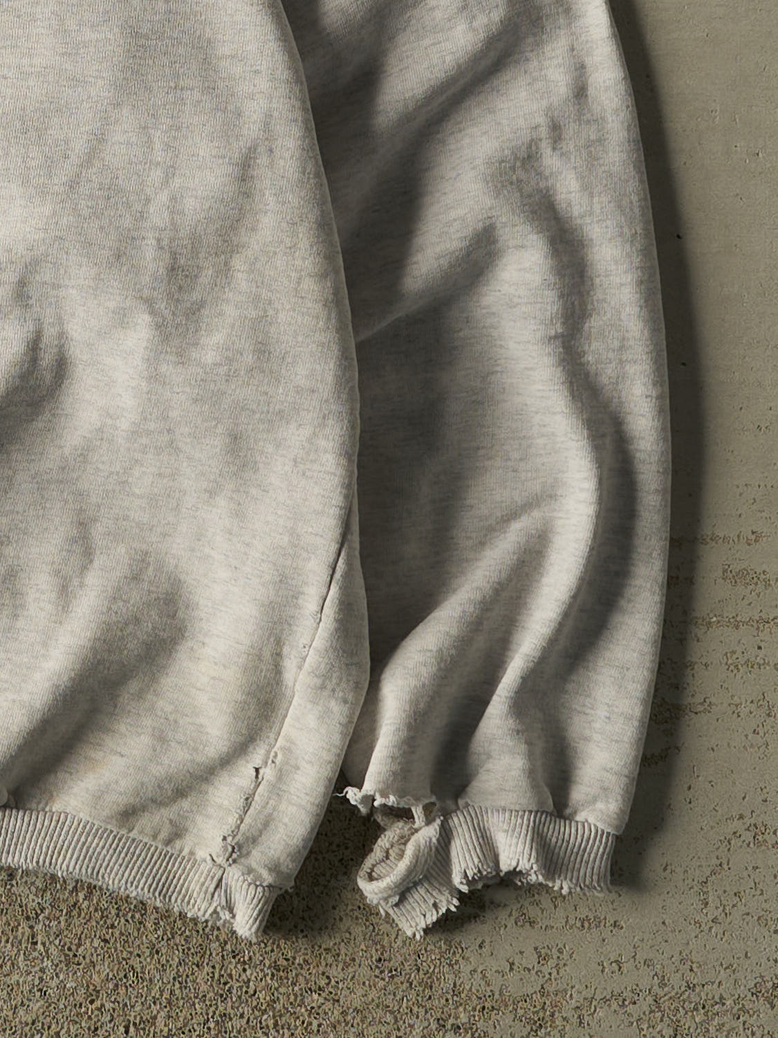 Vintage 90s Heather Grey Guess Embroidered Crewneck (XL/XXL)