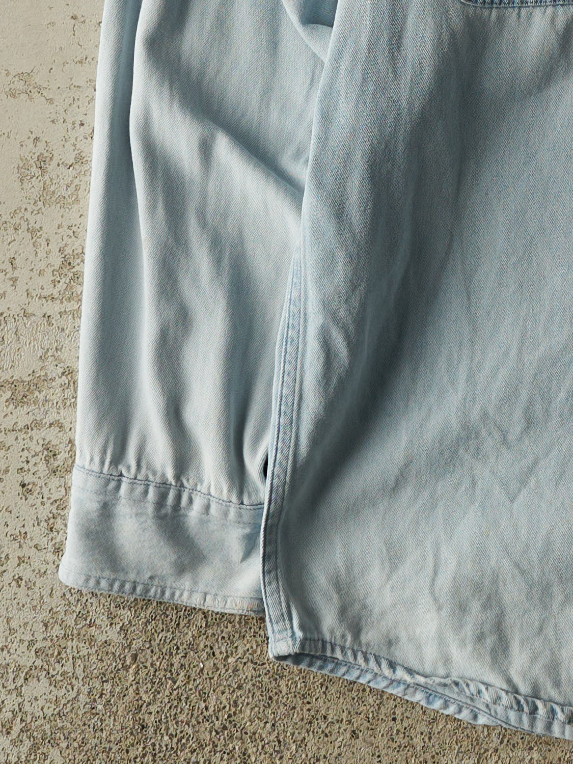 Vintage 90s Light Wash Harley Davidson Embroidered Denim Button Up Long Sleeve (XL)