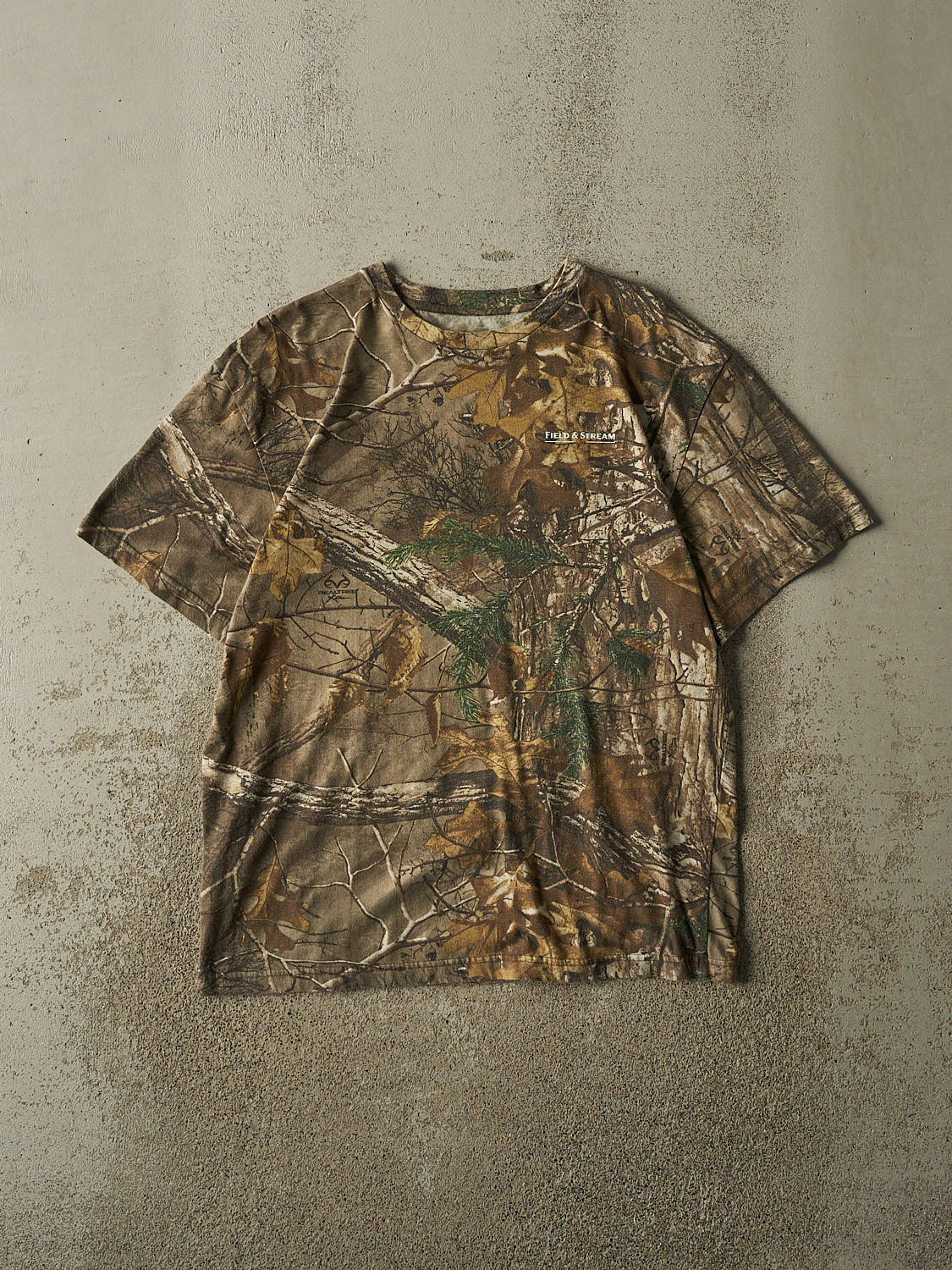 Vintage Y2K Camo Realtree Logo Tee (M/L)