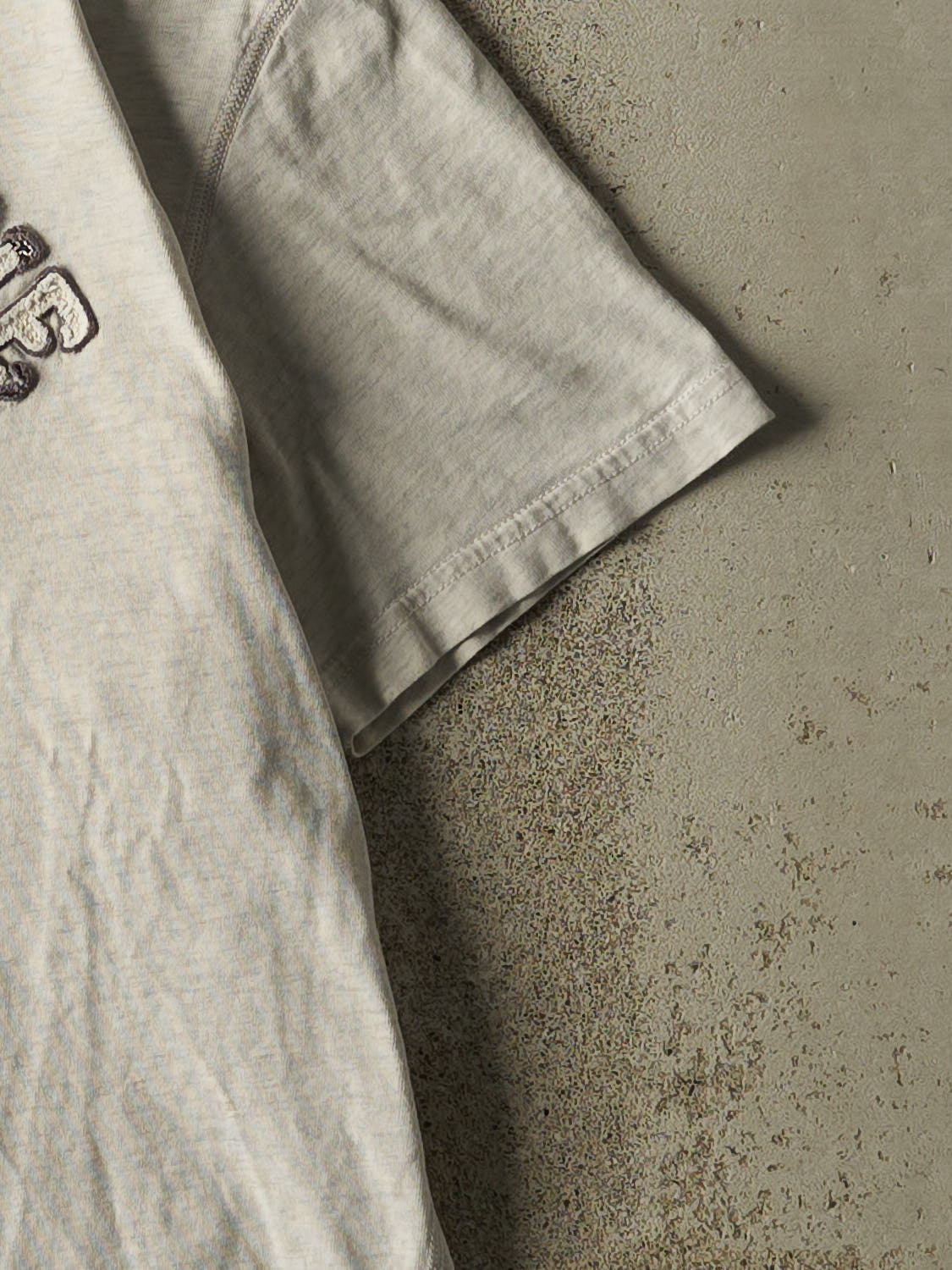 Vintage Y2K Heather Grey Abercrombie & Fitch Embroidered Tee (S/M)
