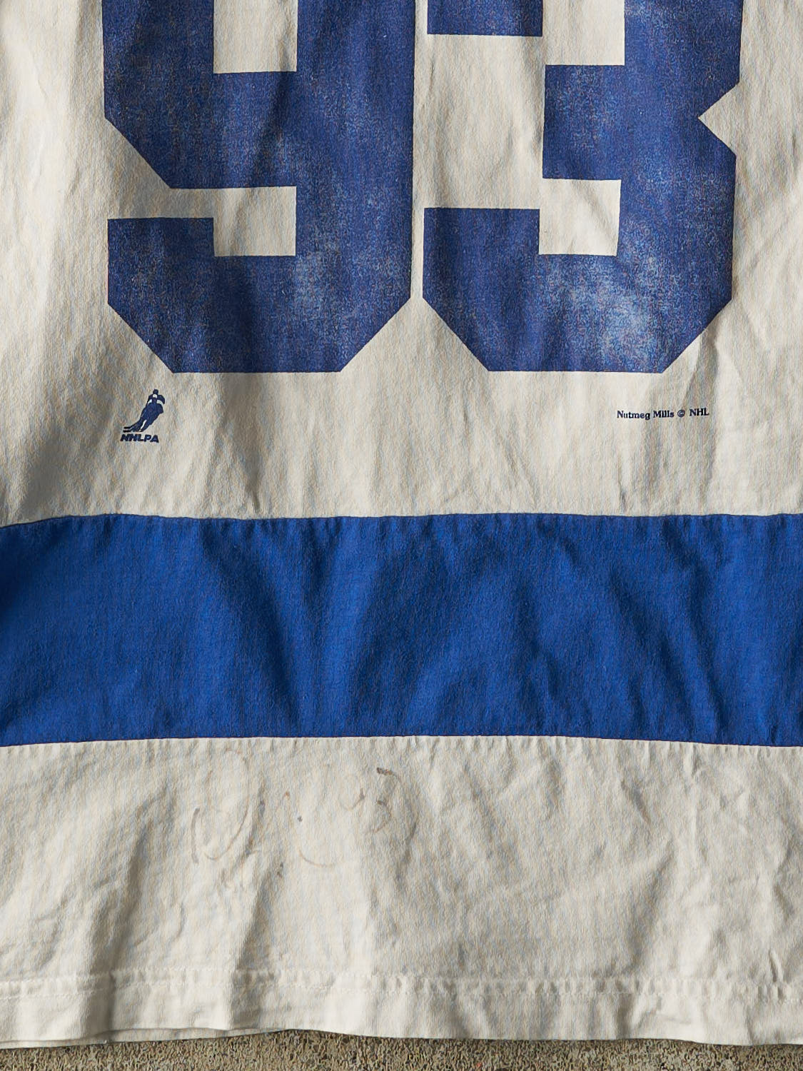 Vintage 90s White Toronto Maple Leafs #93 Doug Gilmour Autographed Long Sleeve Jersey (L/XL)