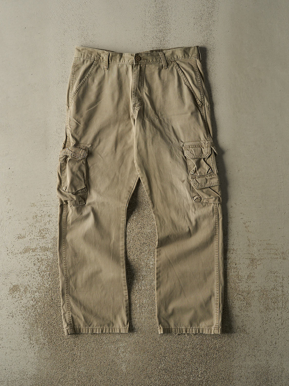 Vintage Y2K Beige Wrangler Cargo Pants (35x30)