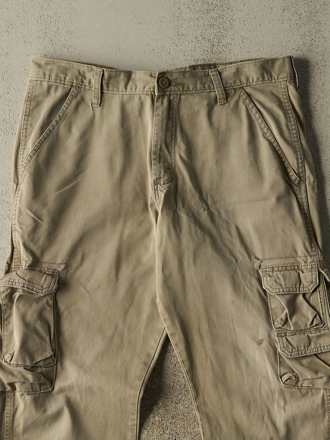 Vintage Y2K Beige Wrangler Cargo Pants (35x30)