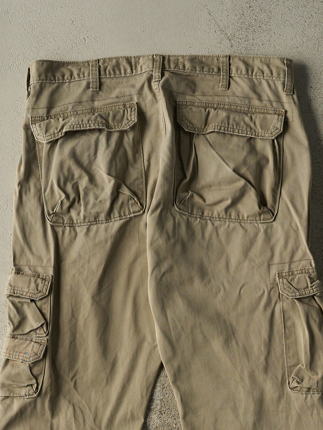 Vintage Y2K Beige Wrangler Cargo Pants (35x30)