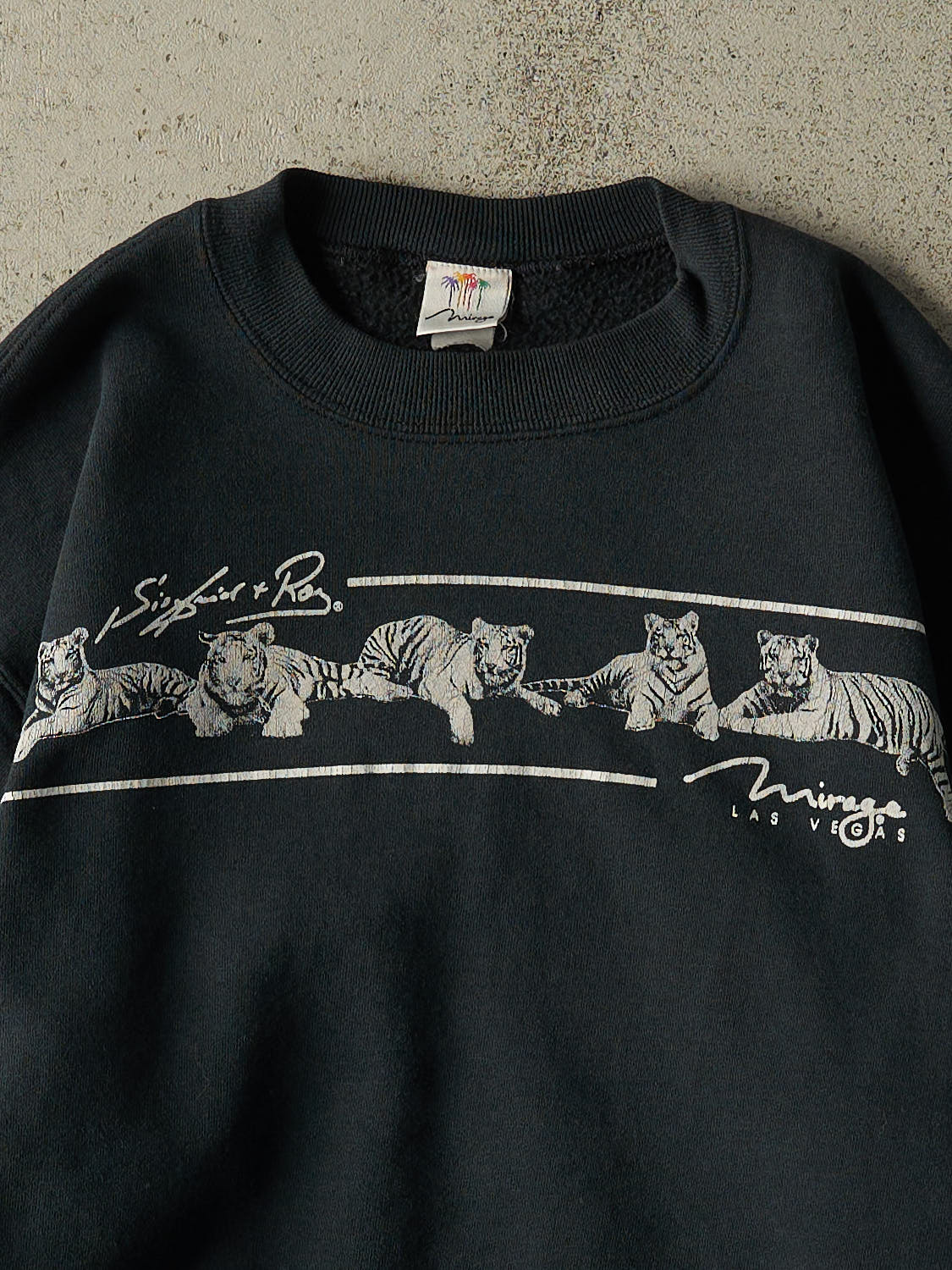 Vintage 90s Faded Black Siegfried & Roy Las Vegas Crewneck (S/M)