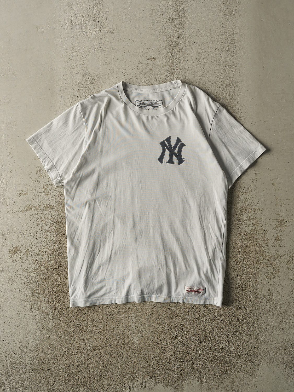 Vintage Y2K White New York Yankees Tee (L)