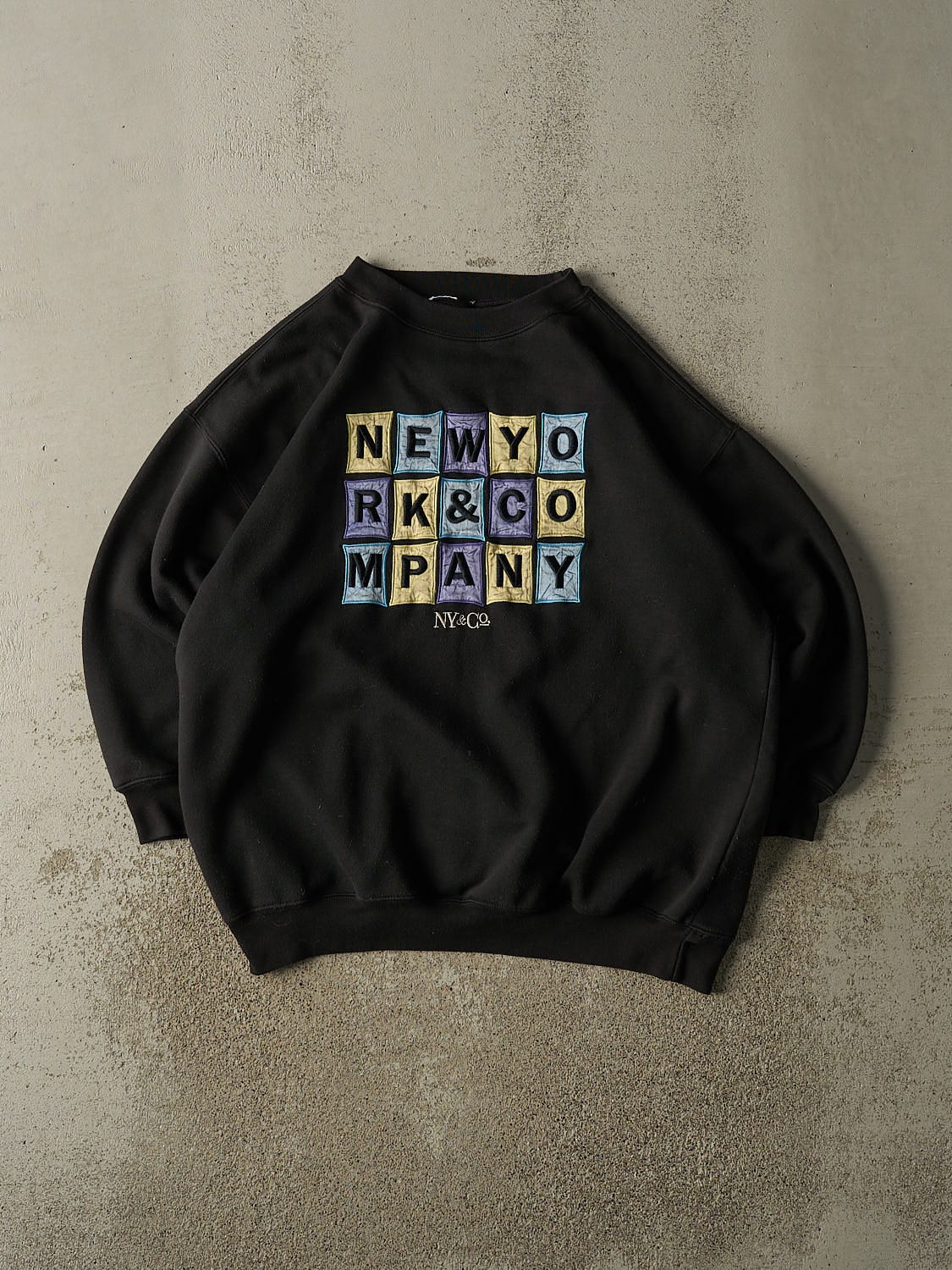 Vintage Y2K Black New York & Co Embroidered Crewneck (XXL)