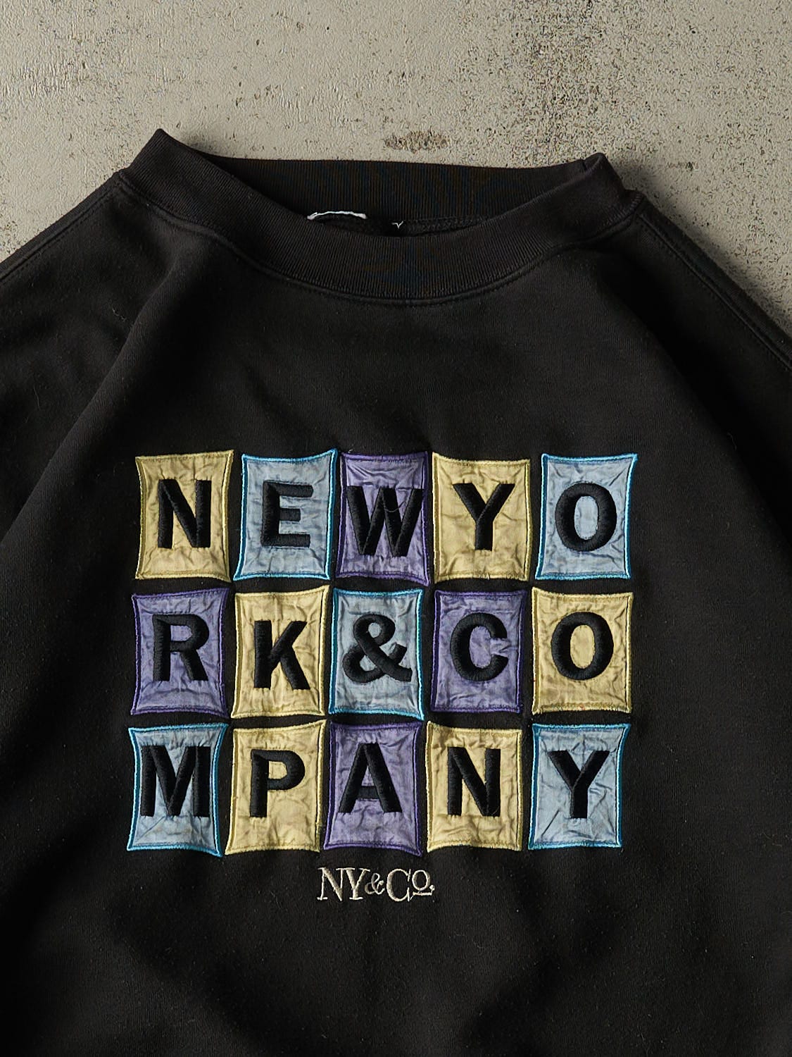 Vintage Y2K Black New York & Co Embroidered Crewneck (XXL)