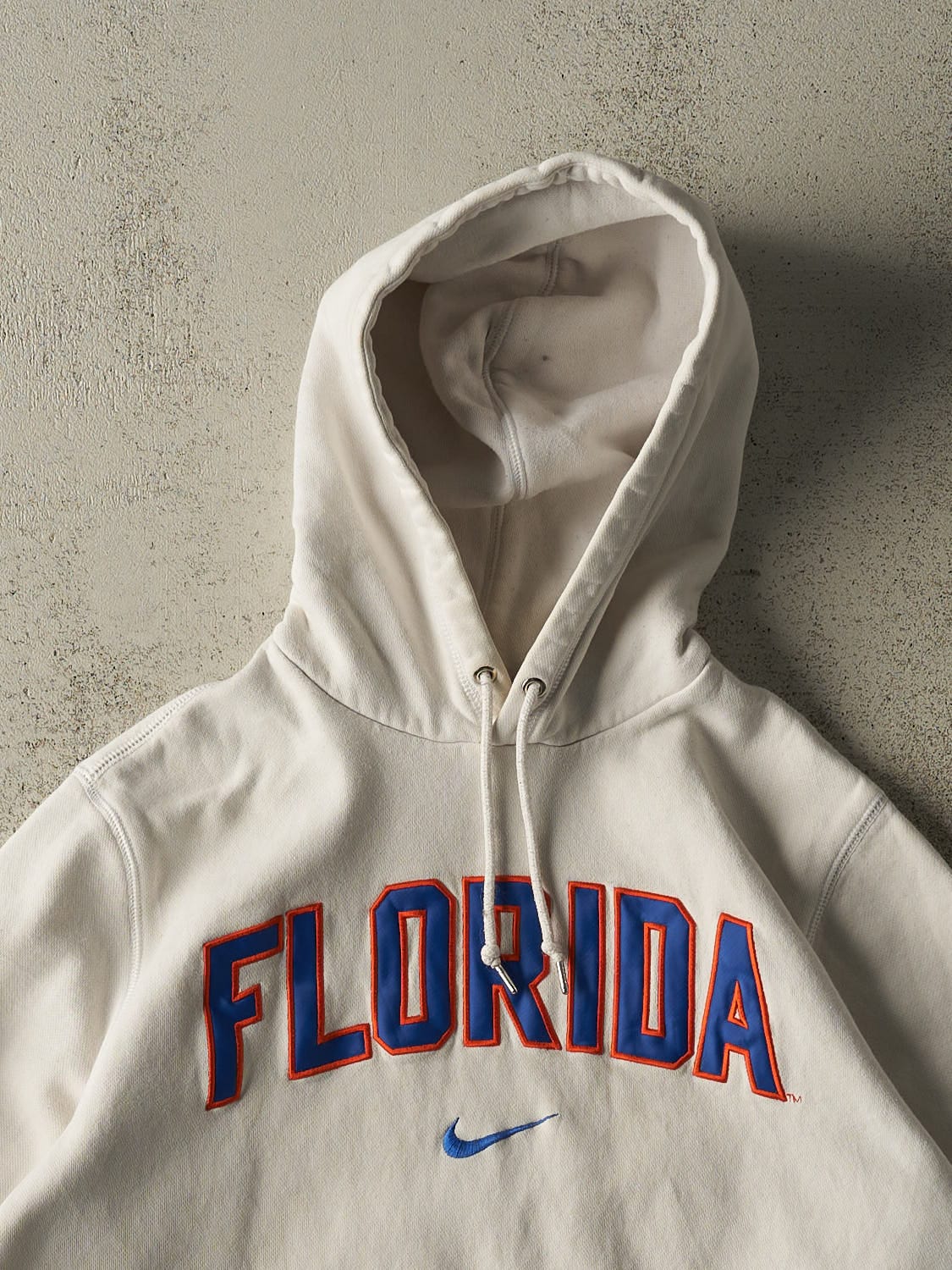 Vintage Y2K White Nike Middle Swoosh University of Florida Embroidered Hoodie (M)