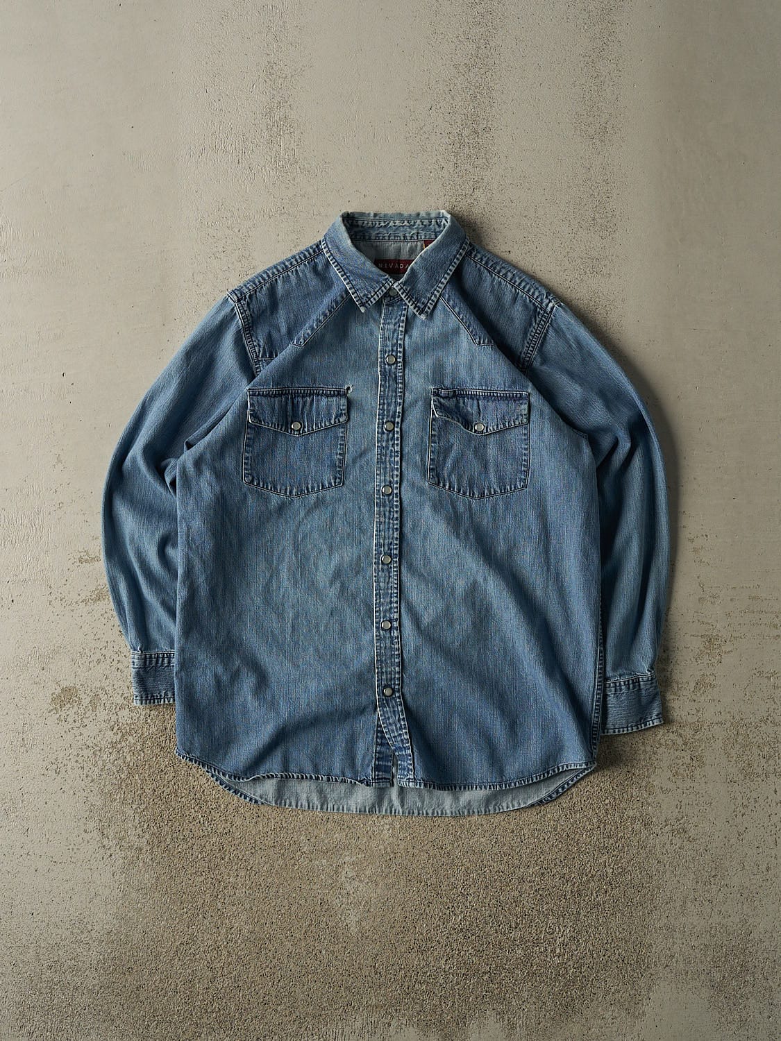 Vintage 90s Light Wash Nevada Denim Button Up Long Sleeve (L/XL)