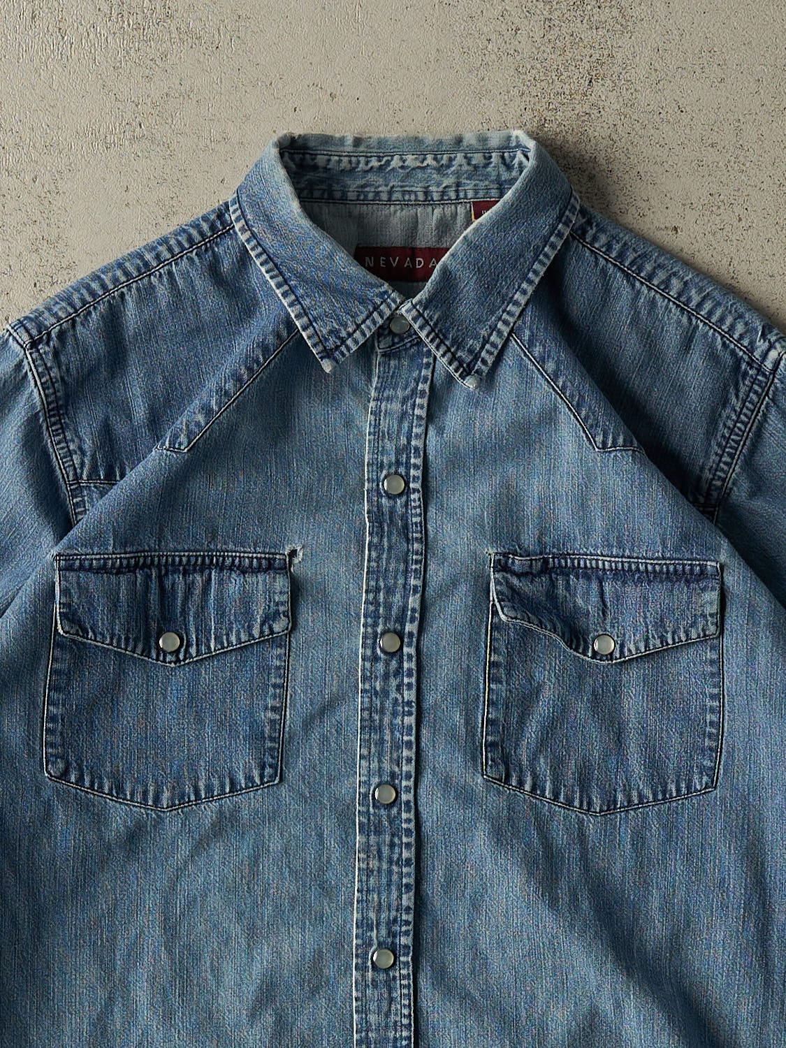 Vintage 90s Light Wash Nevada Denim Button Up Long Sleeve (L/XL)