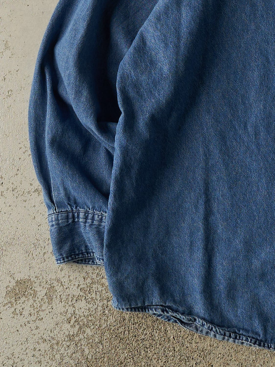 Vintage 90s Mid Wash Wrangler Denim Button Up Long Sleeve (XL/XXL)