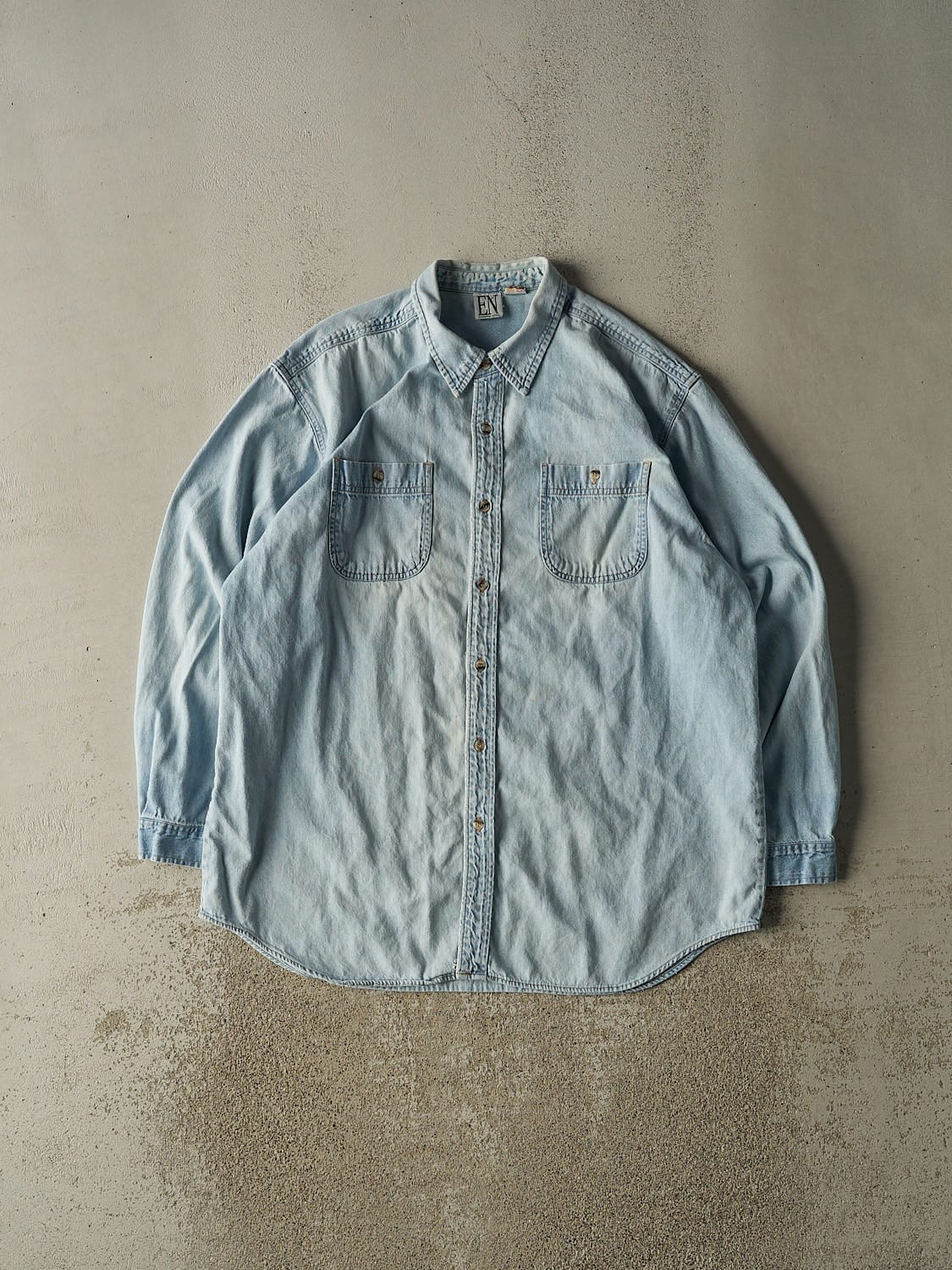 Vintage 90s Light Wash Denim Button Up Long Sleeve (XL/XXL)
