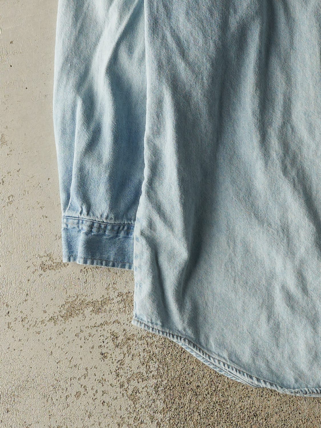 Vintage 90s Light Wash Denim Button Up Long Sleeve (XL/XXL)