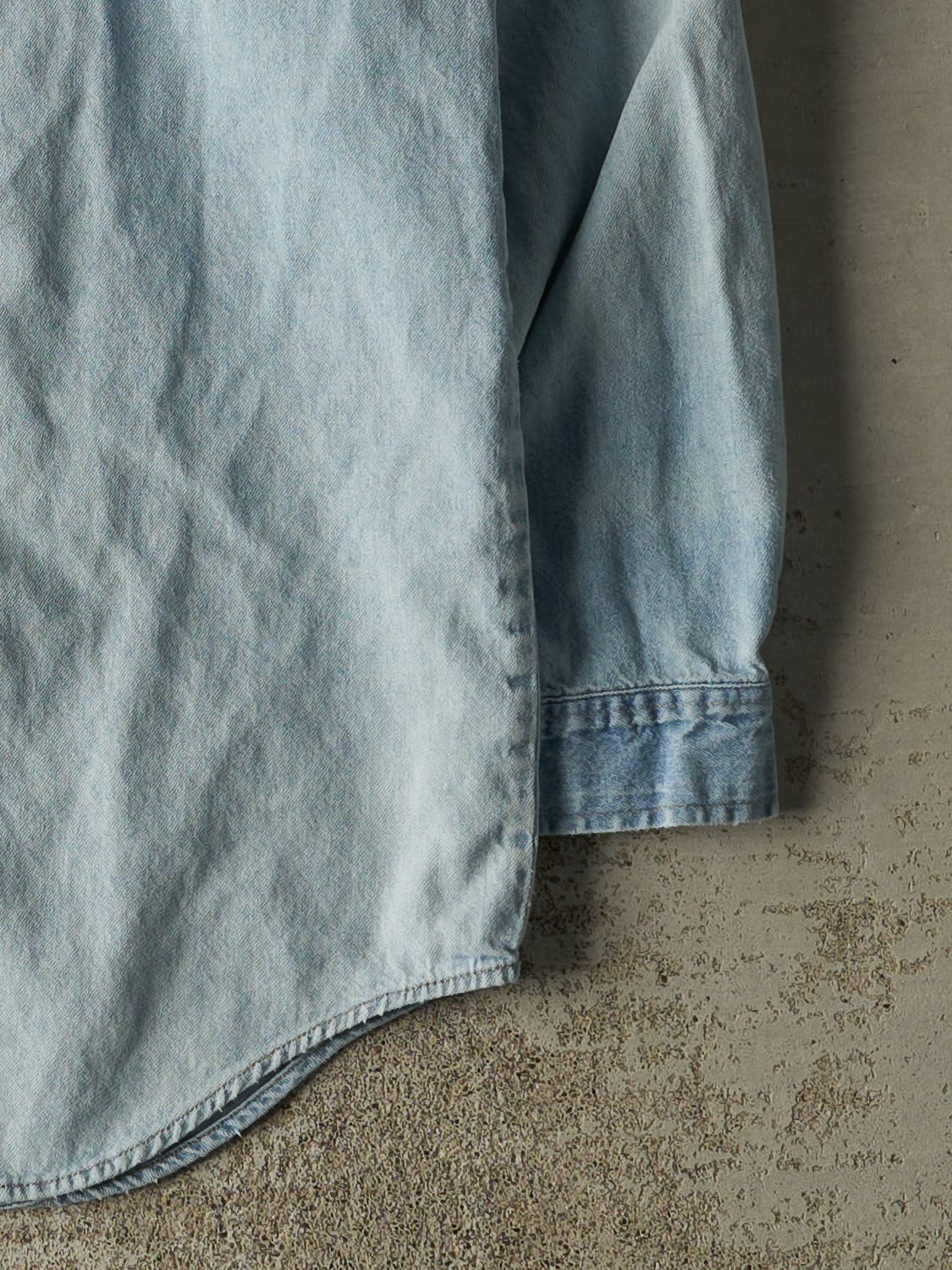 Vintage 90s Light Wash Denim Button Up Long Sleeve (XL/XXL)