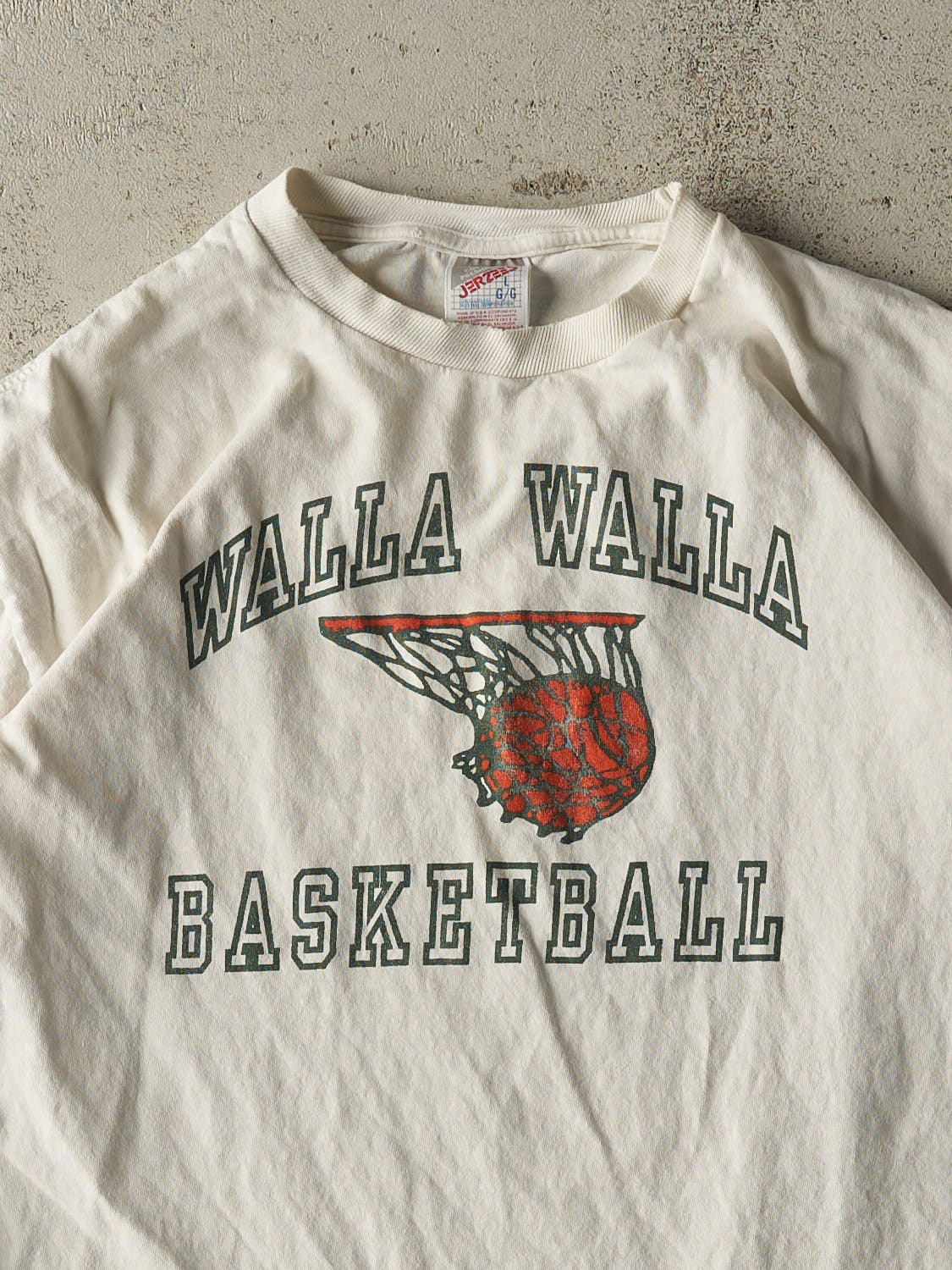 Vintage 90s White Walla Walla Basketball Tee (M)
