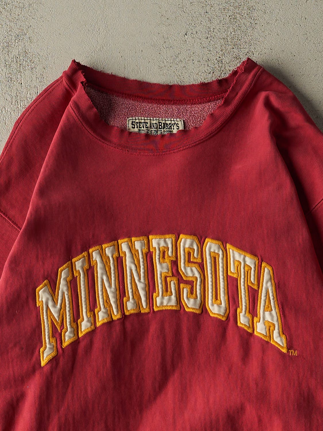 Vintage 90s Burgundy University of Minnesota Embroidered Crewneck (L/XL)