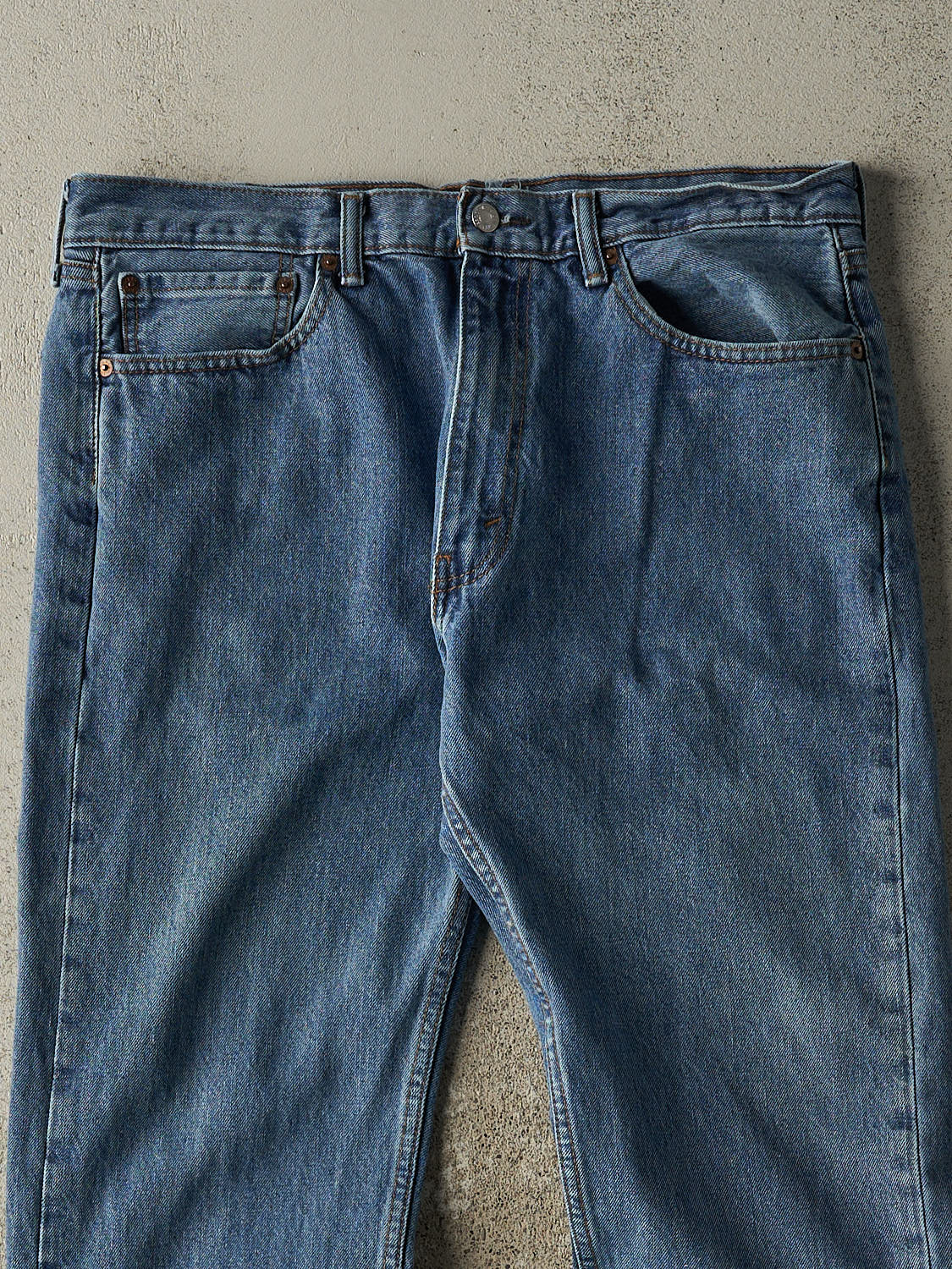 Vintage Y2K Mid Wash Levi's 505 Jeans (36x29)