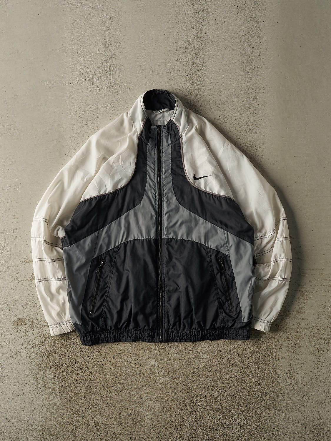 Vintage 90s White Nike Embroidered Windbreaker Jacket (L/XL)