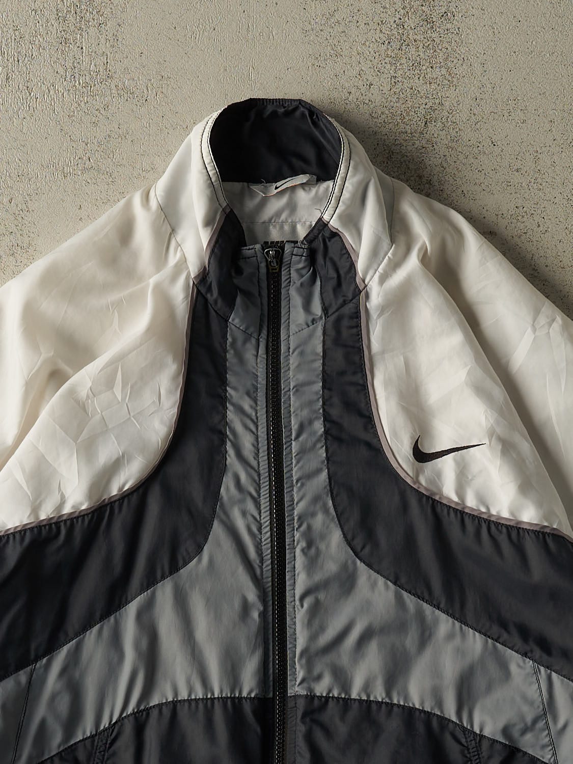 Vintage 90s White Nike Embroidered Windbreaker Jacket (L/XL)