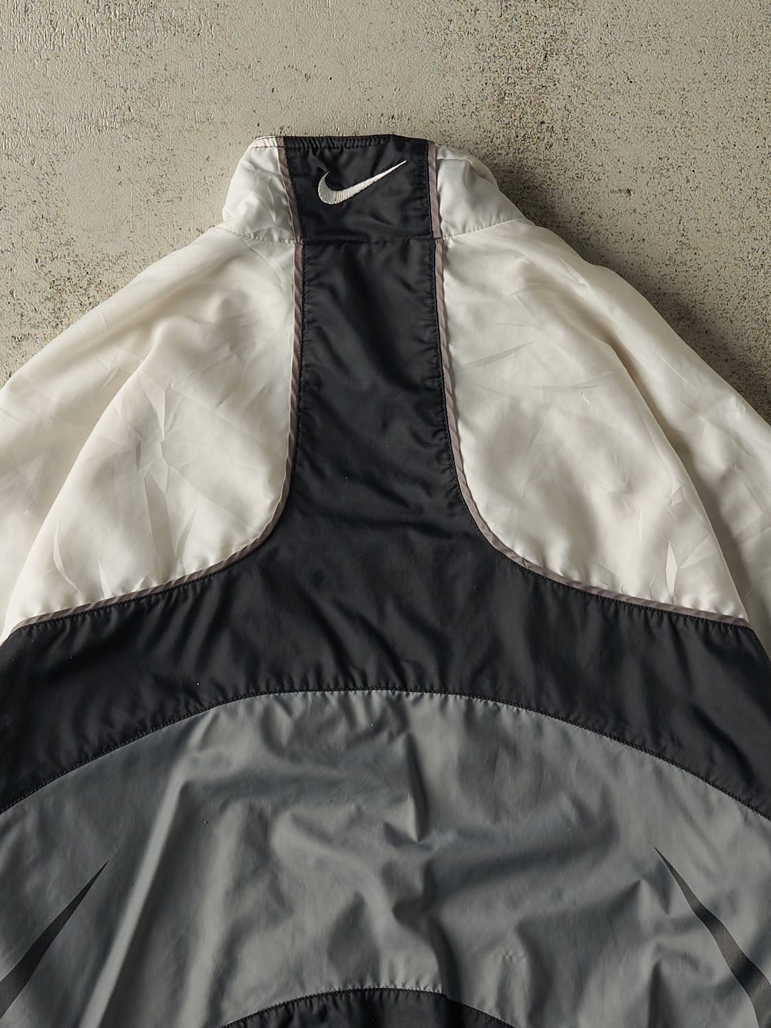 Vintage 90s White Nike Embroidered Windbreaker Jacket (L/XL)