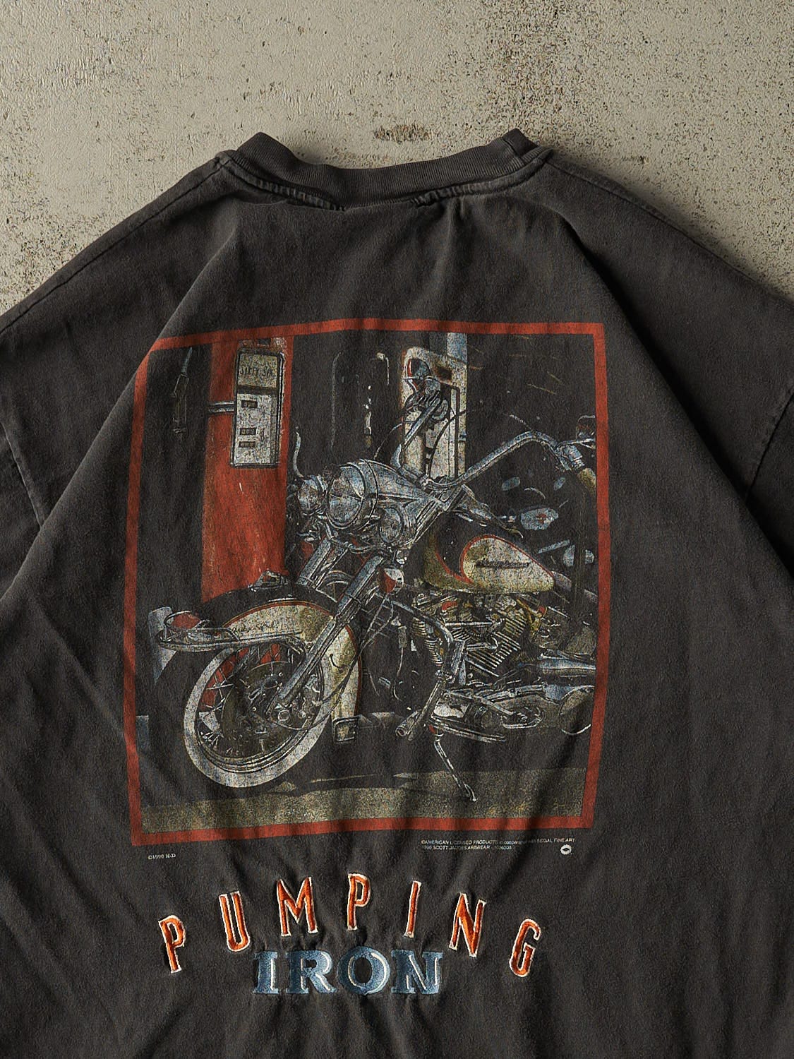 Vintage 96' Faded Black Harley Davison "Pumping Iron" Tee (L/XL)