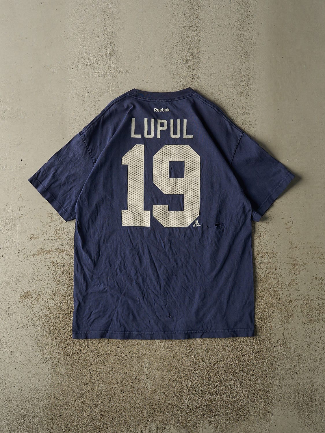 Vintage Y2K Navy Blue Toronto Maple Leafs #19 Joffrey Lupul Tee (XL)