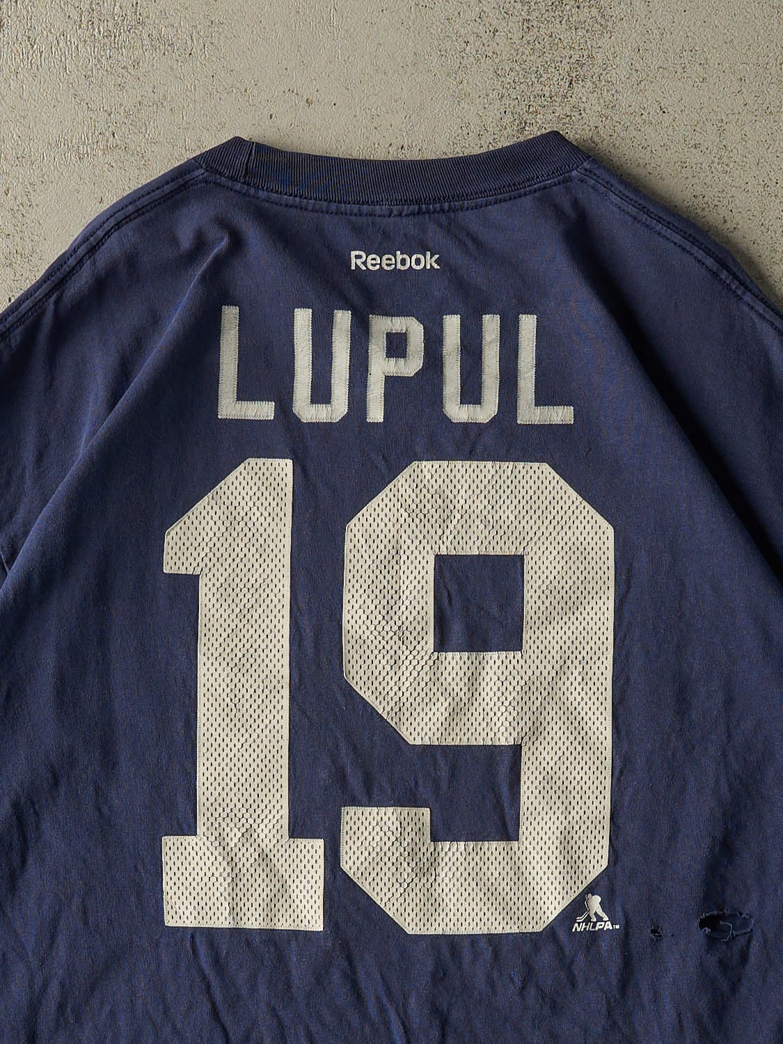 Vintage Y2K Navy Blue Toronto Maple Leafs #19 Joffrey Lupul Tee (XL)