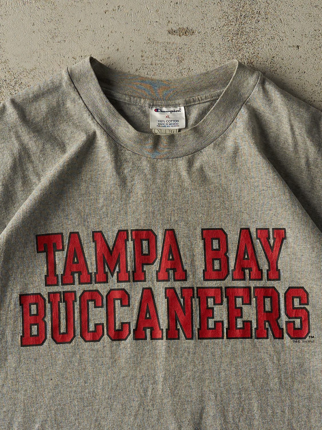 Vintage 96' Grey Tampa Bay Buccaneers Tee (XL)