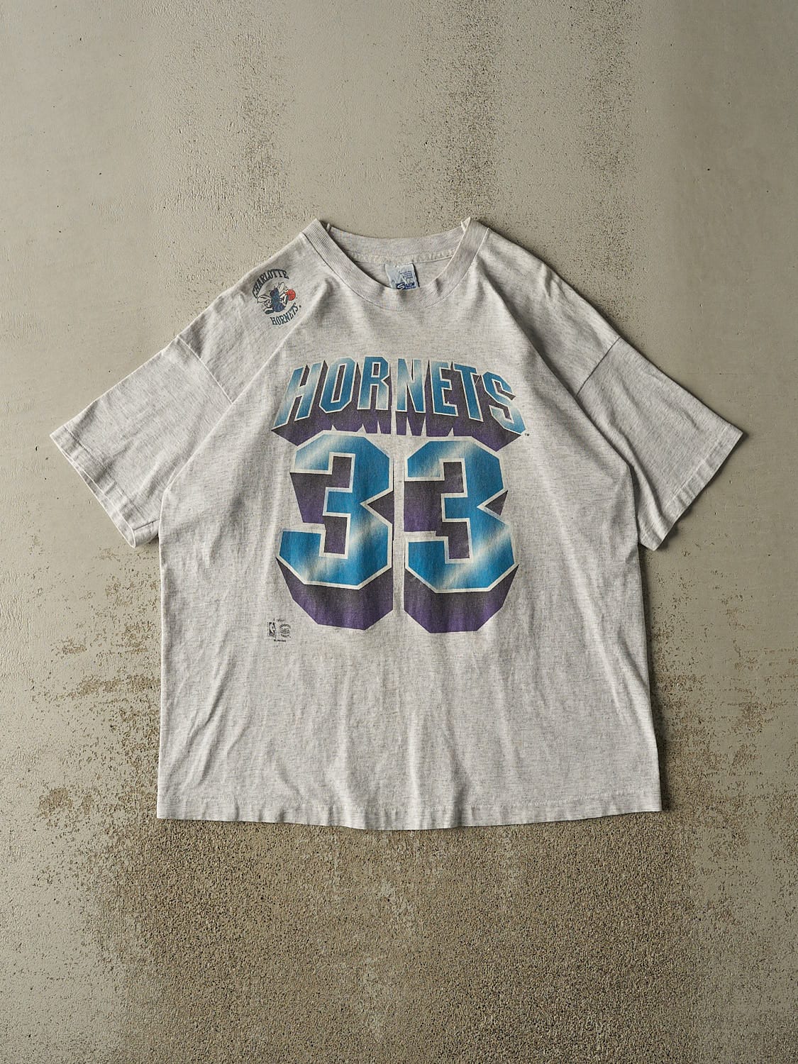 Vintage 90s Heather Grey Charlotte Hornets Alonzo Mourning Tee (XL)