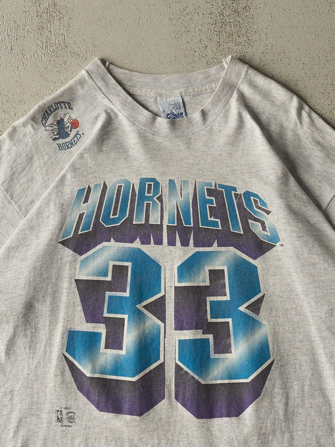 Vintage 90s Heather Grey Charlotte Hornets Alonzo Mourning Tee (XL)