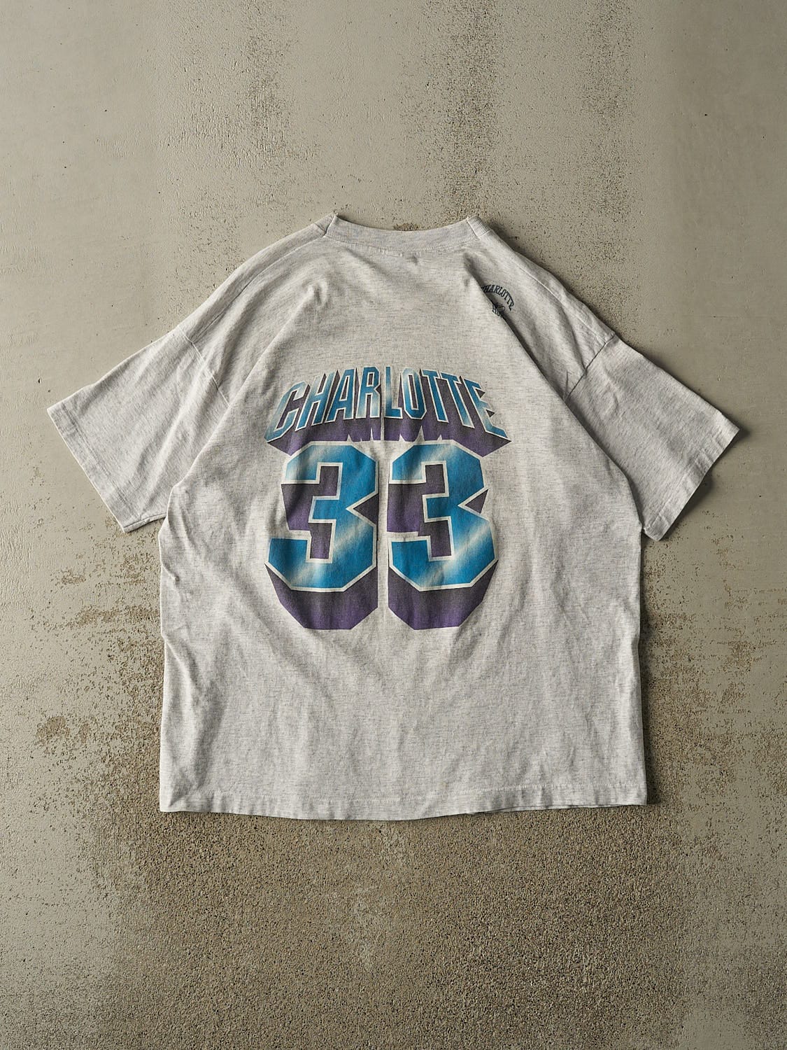 Vintage 90s Heather Grey Charlotte Hornets Alonzo Mourning Tee (XL)